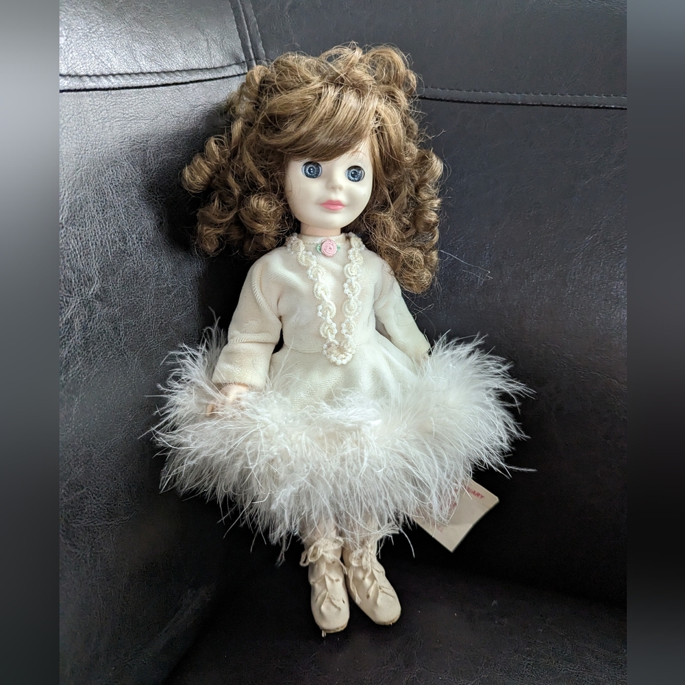 Vintage Royal House of Dolls Ice Skater "January" by Miss Elsa  11"